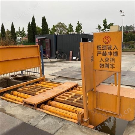 腾拓公司建筑地滚轴洗轮机红外感应器矿场工程工地洗轮机平台清洗车感应排泥渣土底盘滚轴洗车机