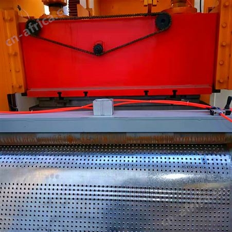 龙门冲床 自动数控送料 爬架网冲孔机 配件模具 明新机械