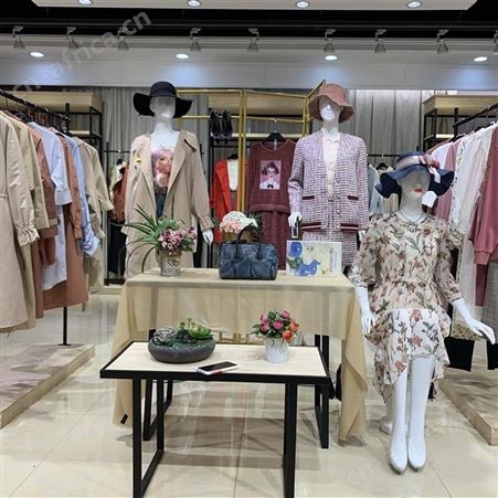 女装库存尾货 中老年50一60岁服装