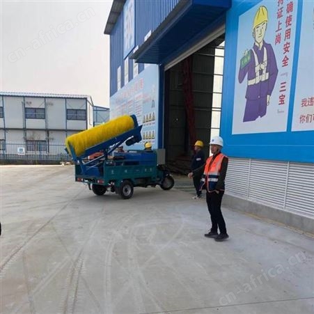 全自动围挡清洗车  工地多功能小型清洗车  农用三轮护栏清洗车