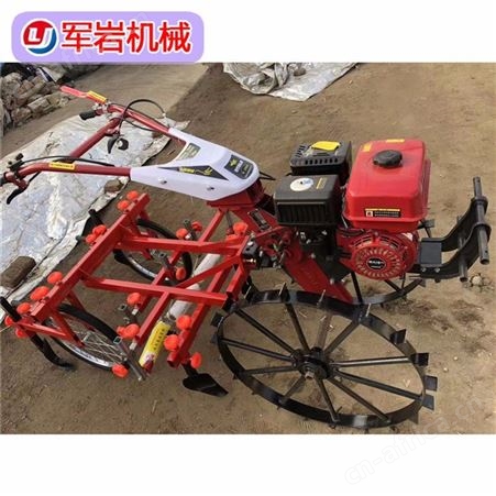 红薯起垄覆膜机  2020新款军岩机械出品 马铃薯地膜覆盖机 小型自走式覆膜机
