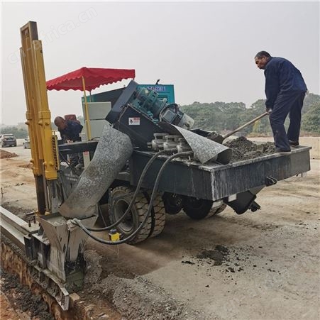 履带路缘石滑膜机 隔离带成型机 防撞墙成型机 路沿石成型机
