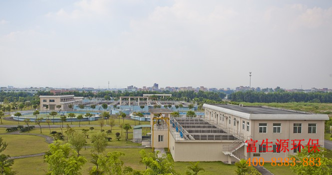 当前我国村镇污水治理和固废处理分别面临哪些难题，适合采用什么样的治理方式?